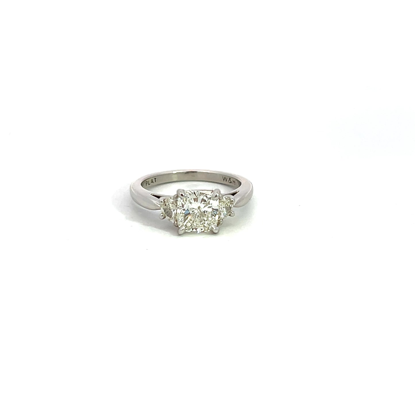 Cusion Cut Diamond Ring