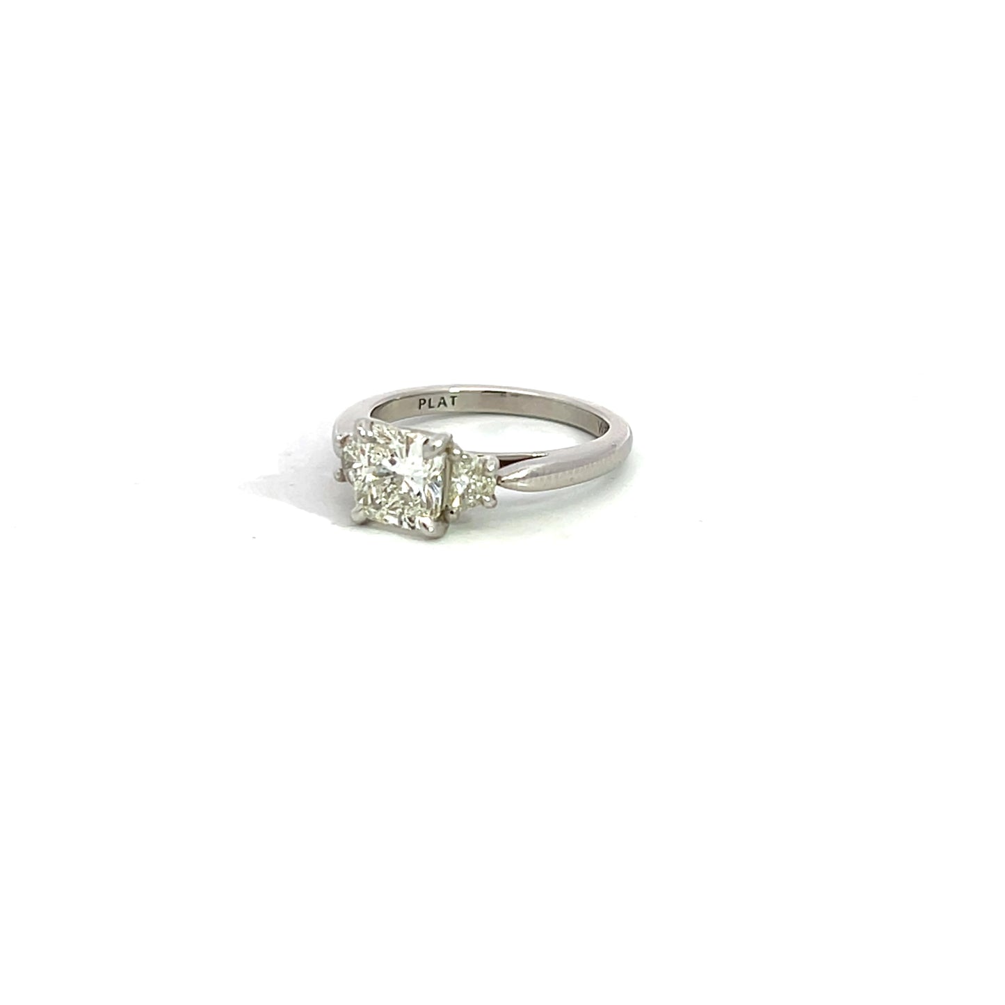 Cusion Cut Diamond Ring