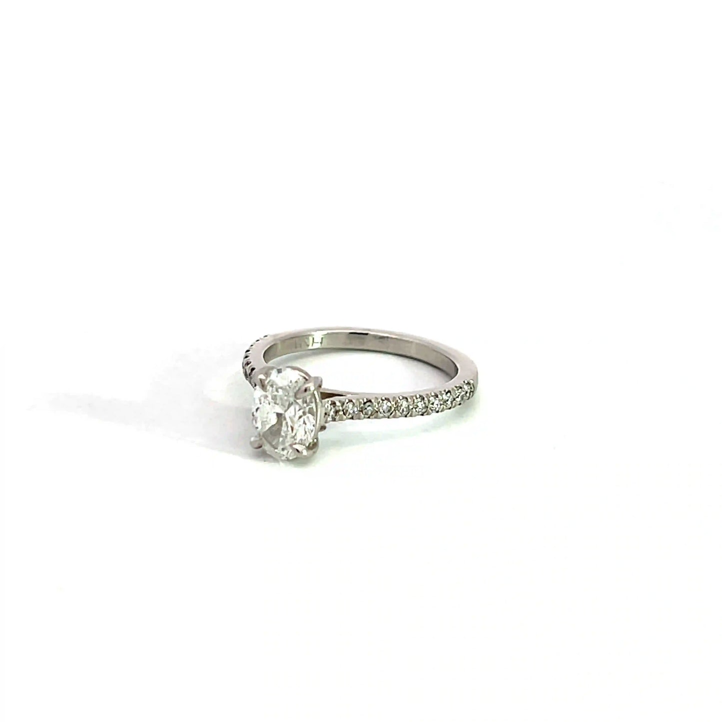 Oval Cut Engagement Ring