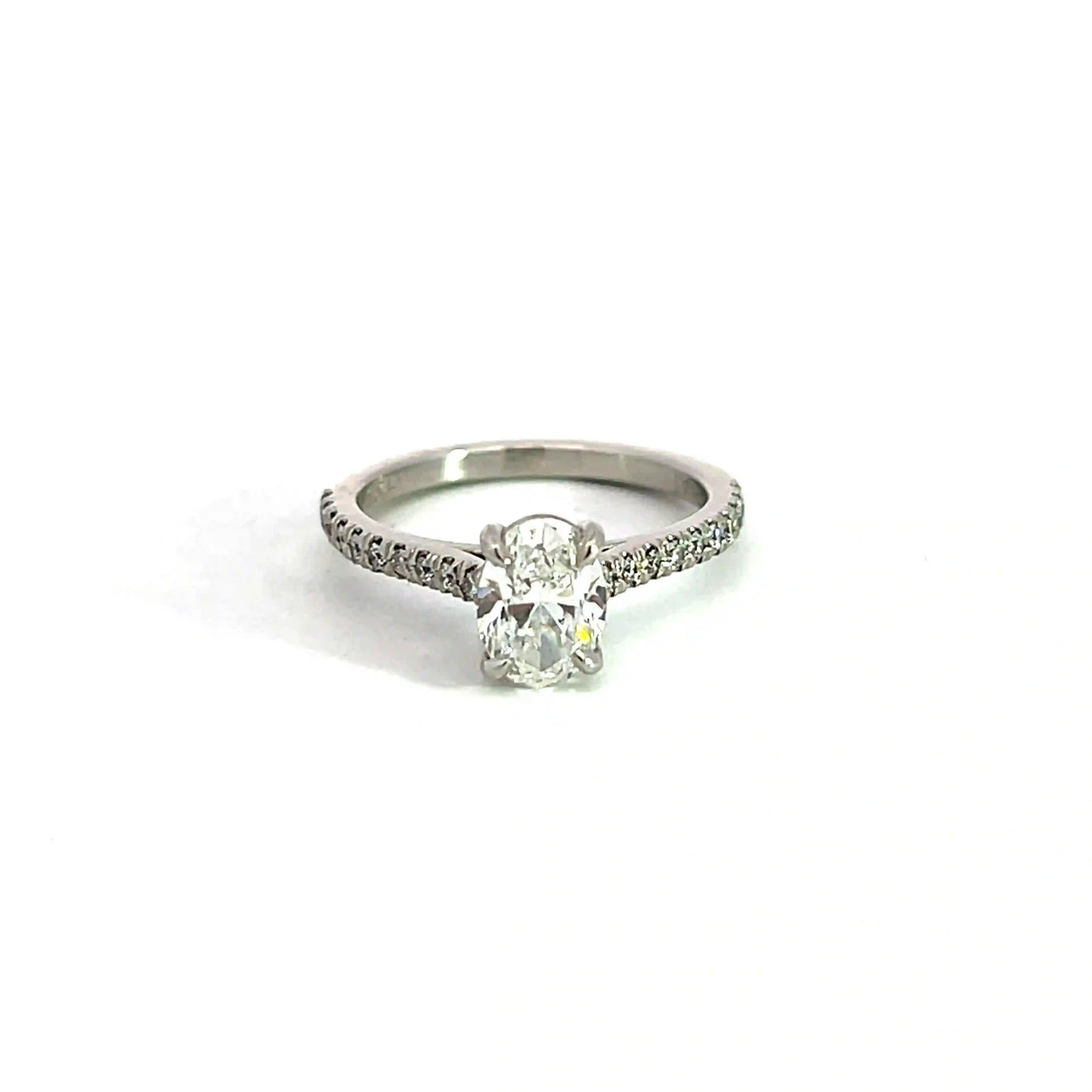 Oval Cut Engagement Ring