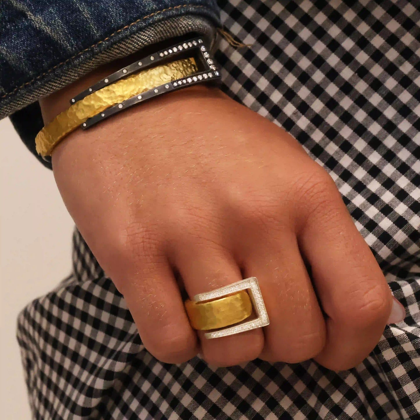 Deco Kick Cuff