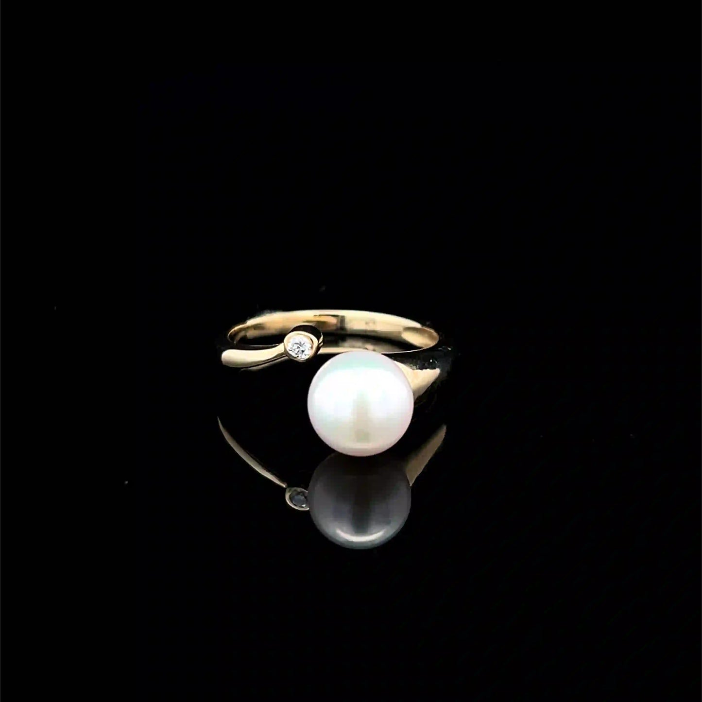 pearl and diamond ring
