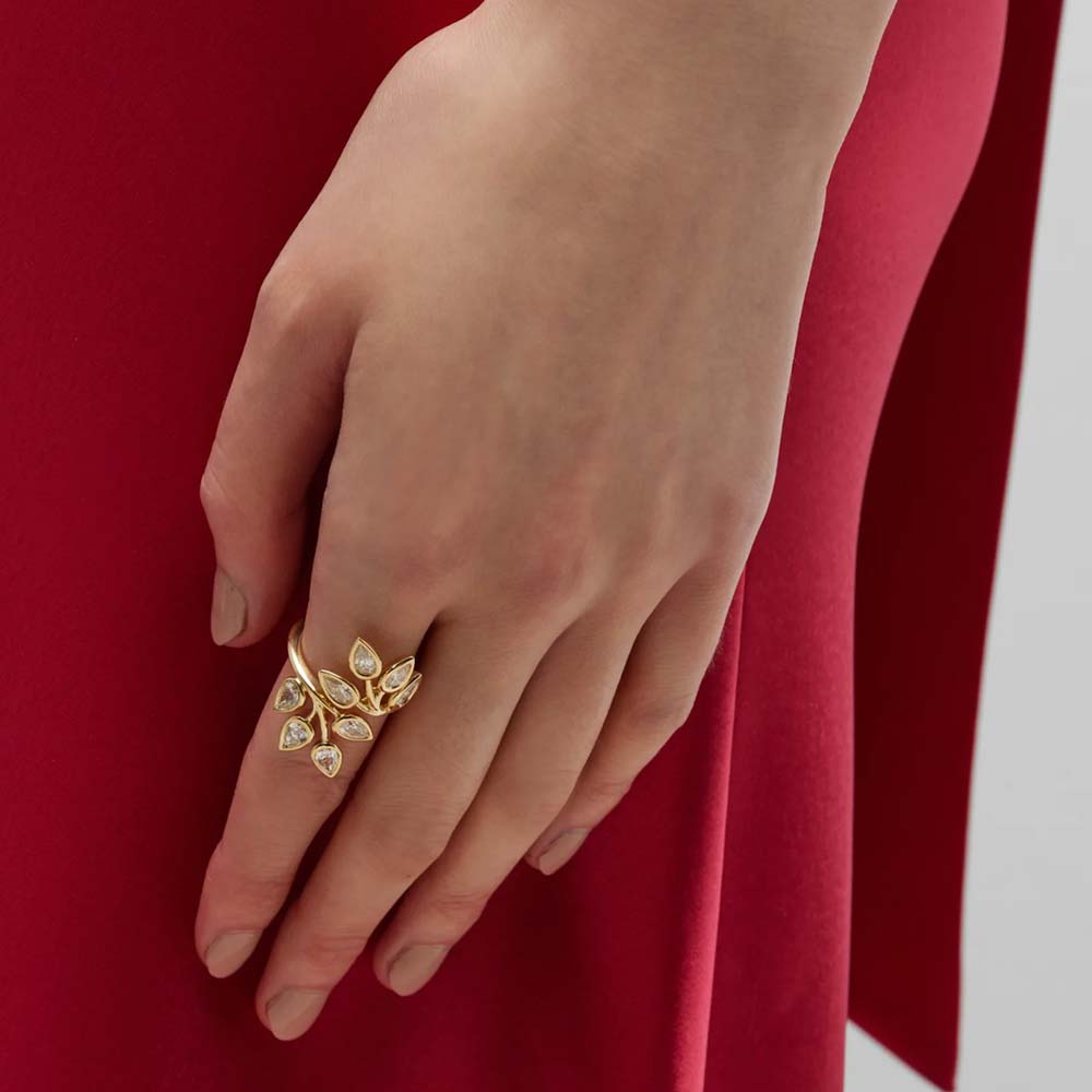 Pear-Shaped Diamond Ring