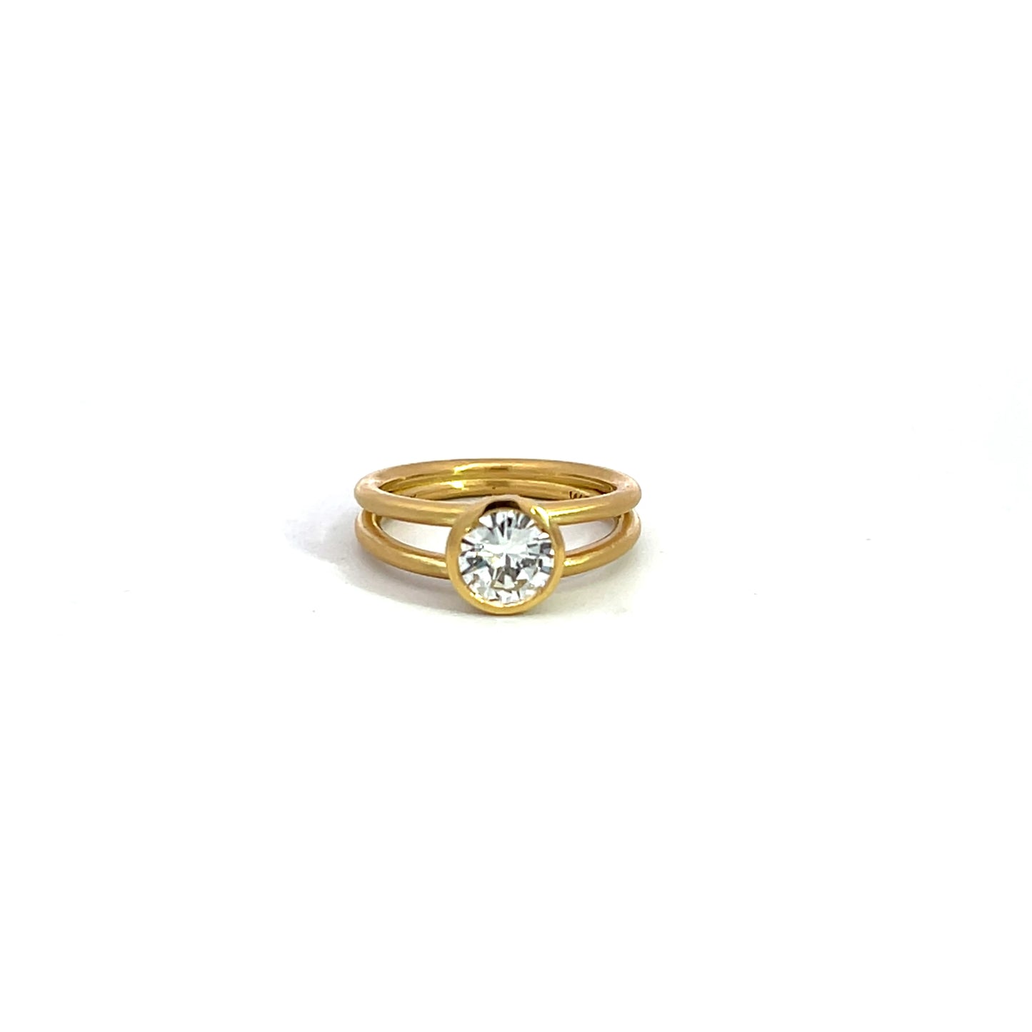 Round Cut Diamond Ring