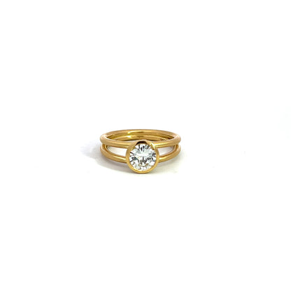 Round Cut Diamond Ring
