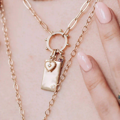 Story Catcher with Oval Chain