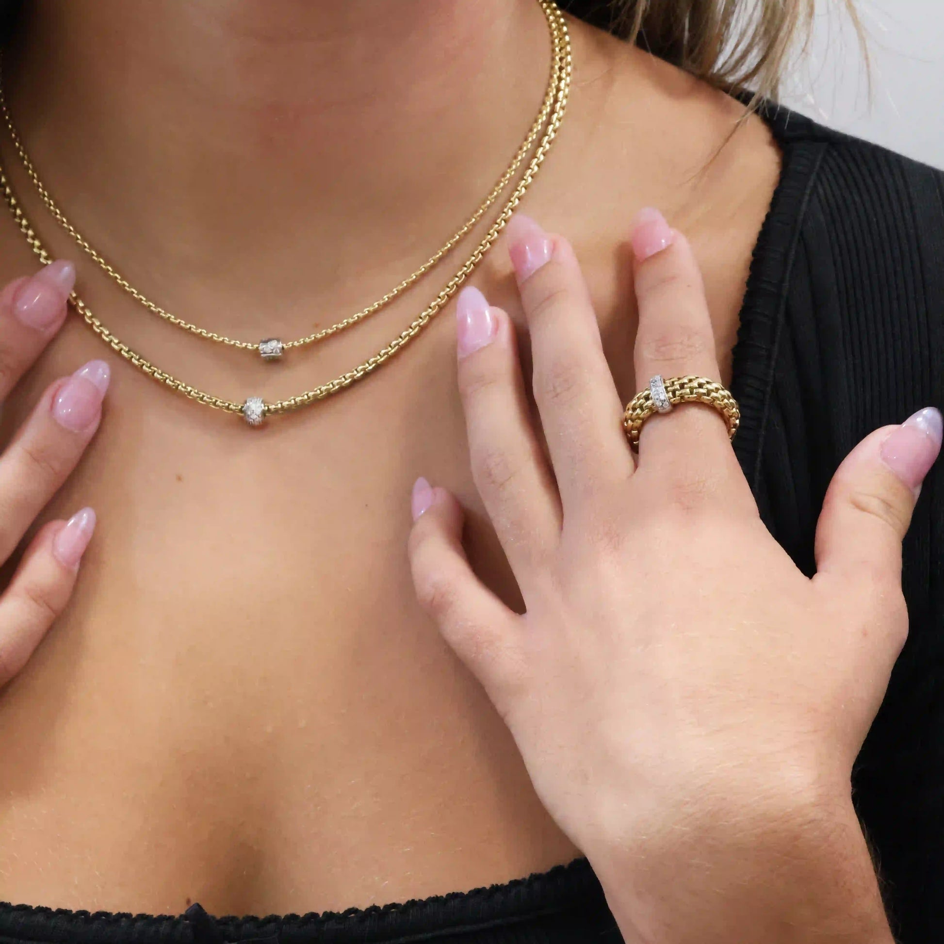 Aria Gold Necklace with Diamonds