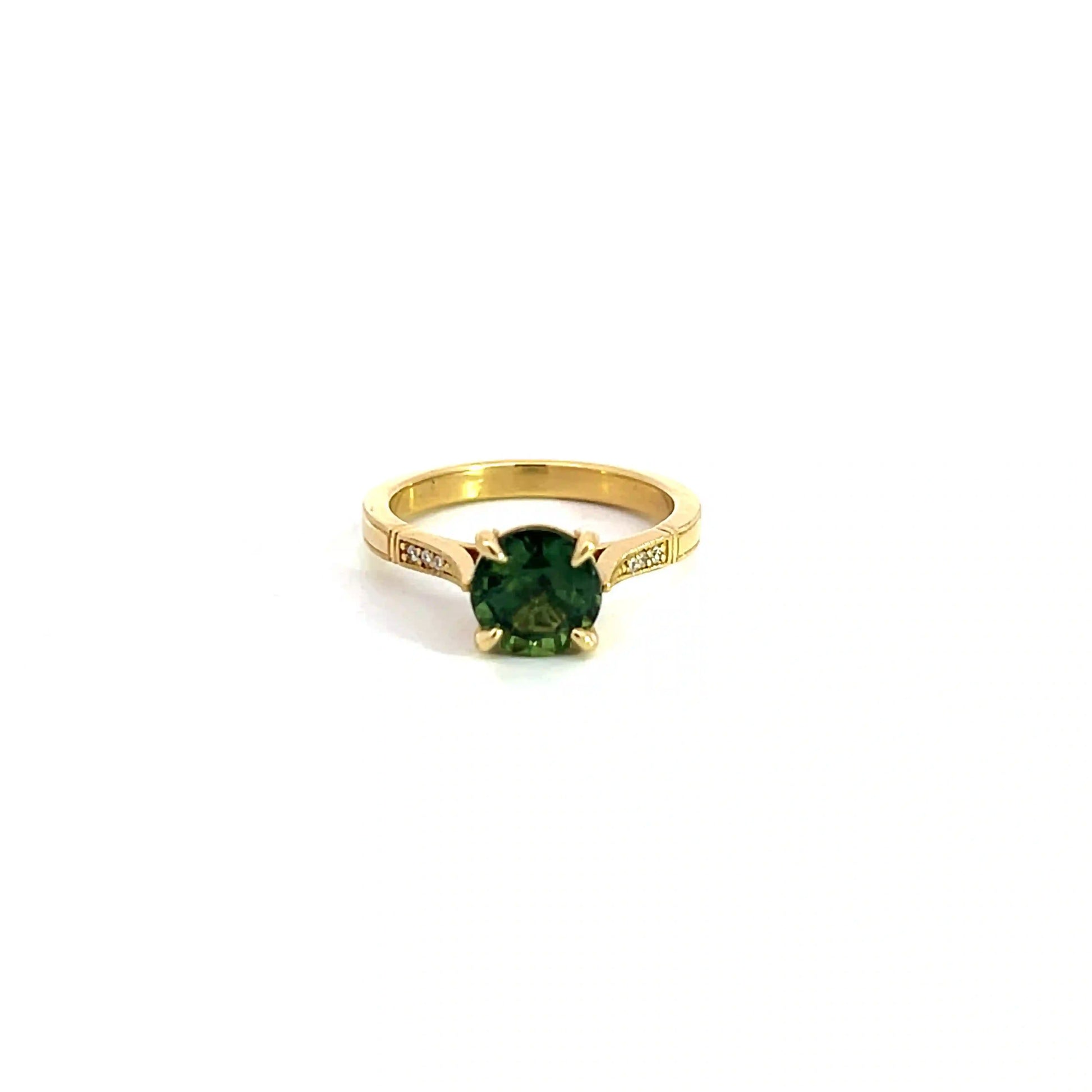 Round Cut Sapphire RIing
