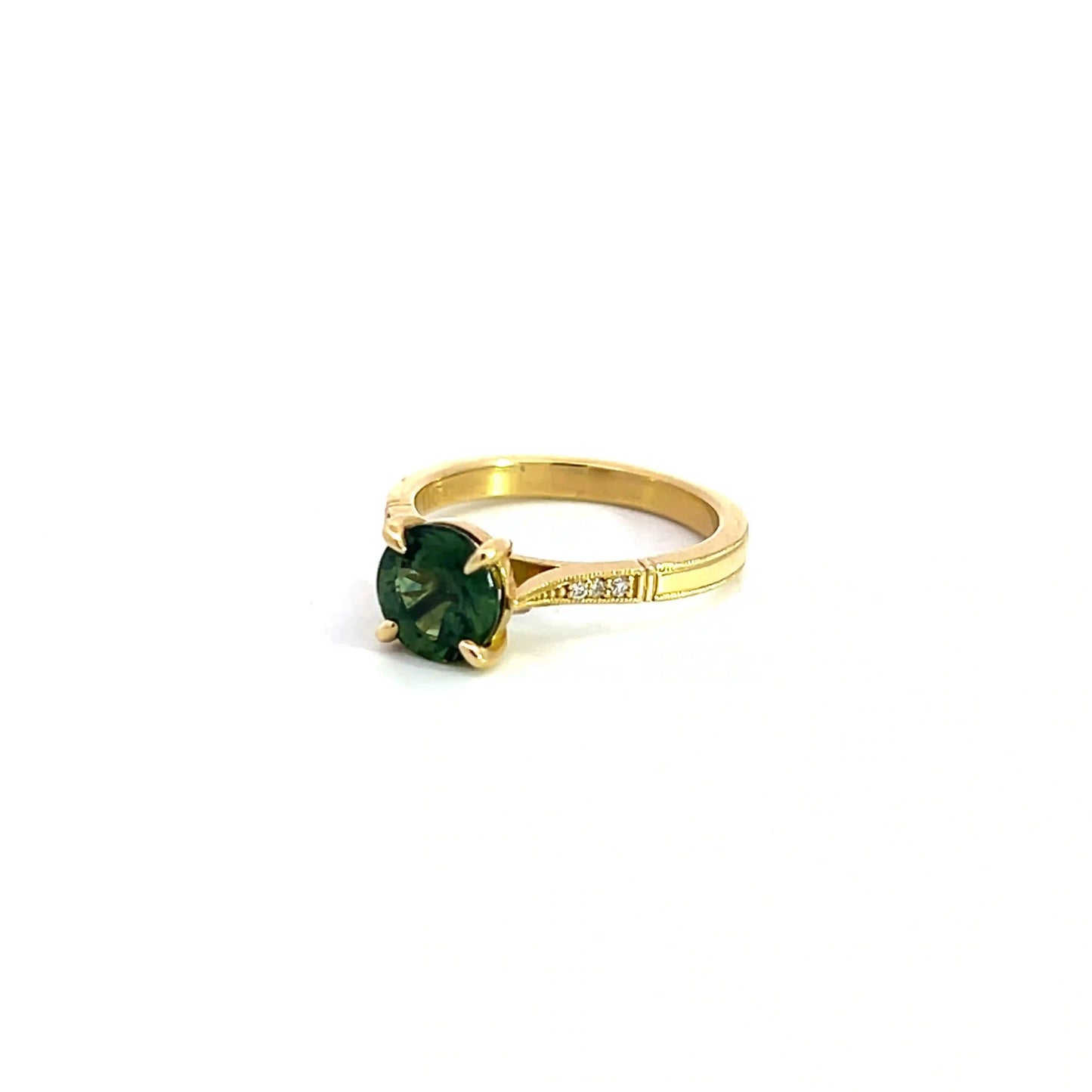 Round Cut Sapphire RIing