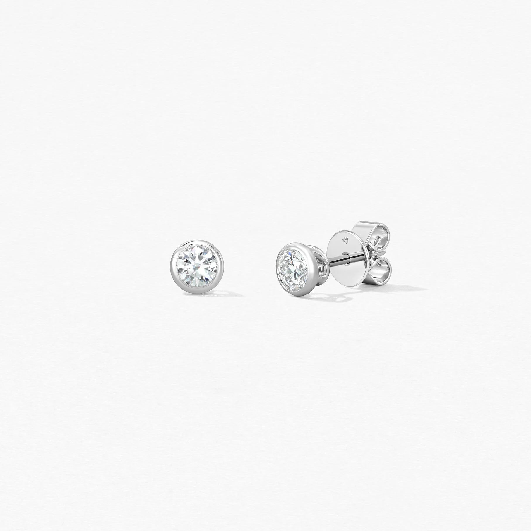  Classic Bezel Studs 