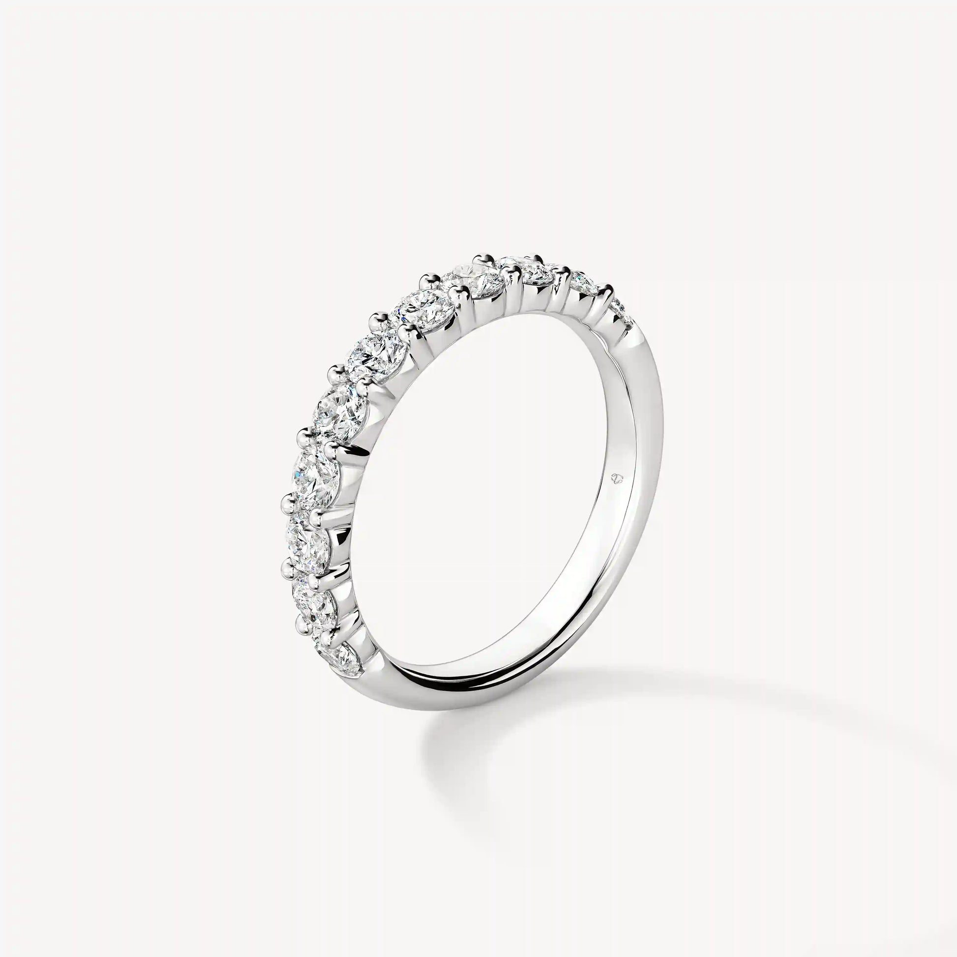 Signature 11-Stone Band