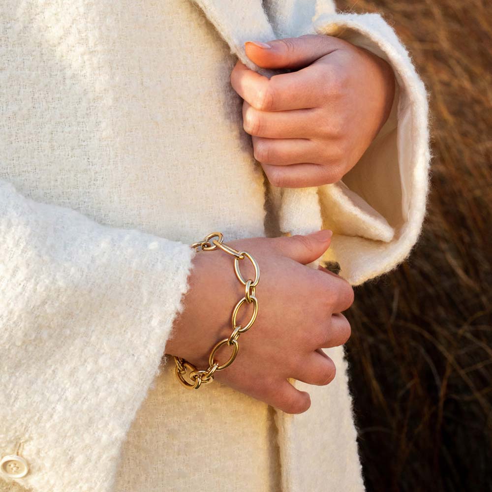  Alternating Oval and Round Bracelet