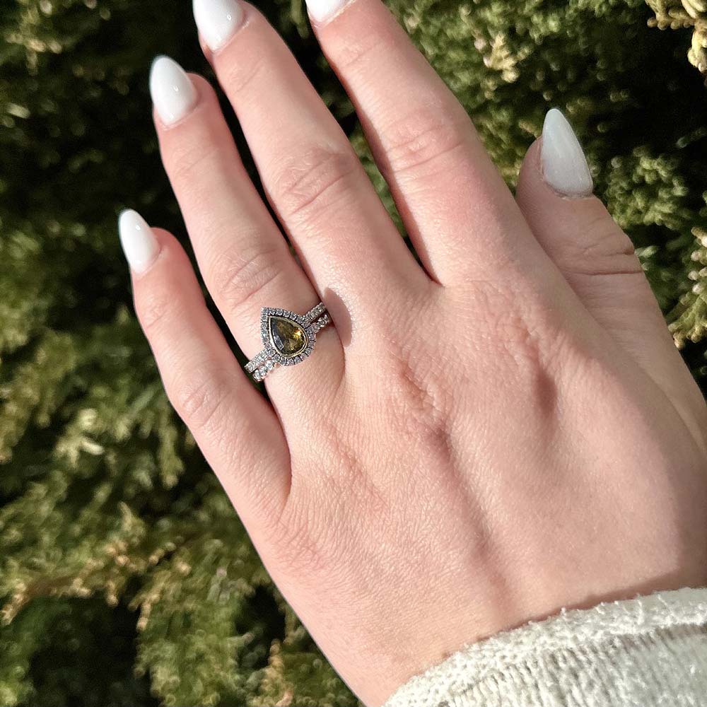 Green Diamond Gold Ring
